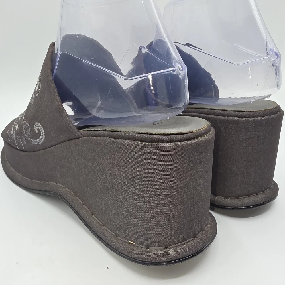 Vintage Y2K MIA Cora Platform Chunky Slide Sandals Shoes Embroidered Gray SZ 8.5